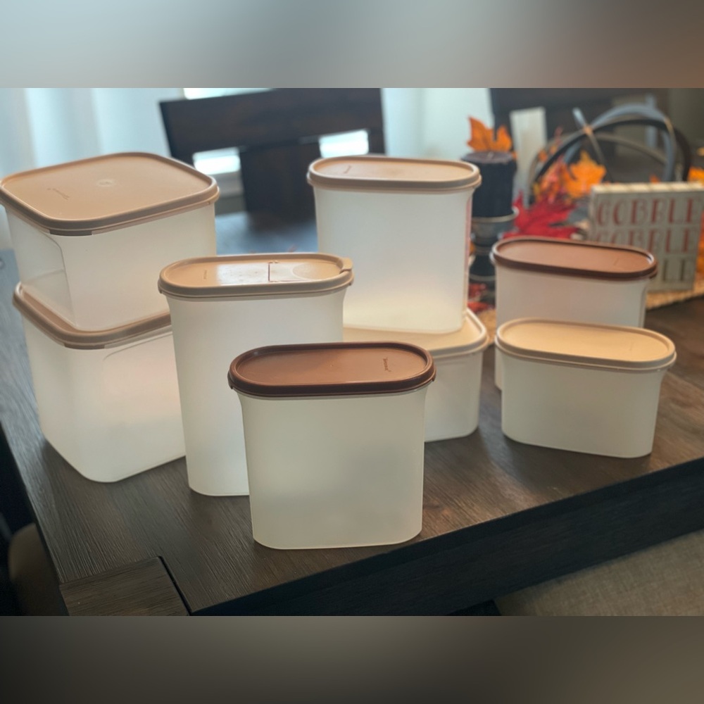 Vintage Tupperware … various sizes .. all in excellent condition